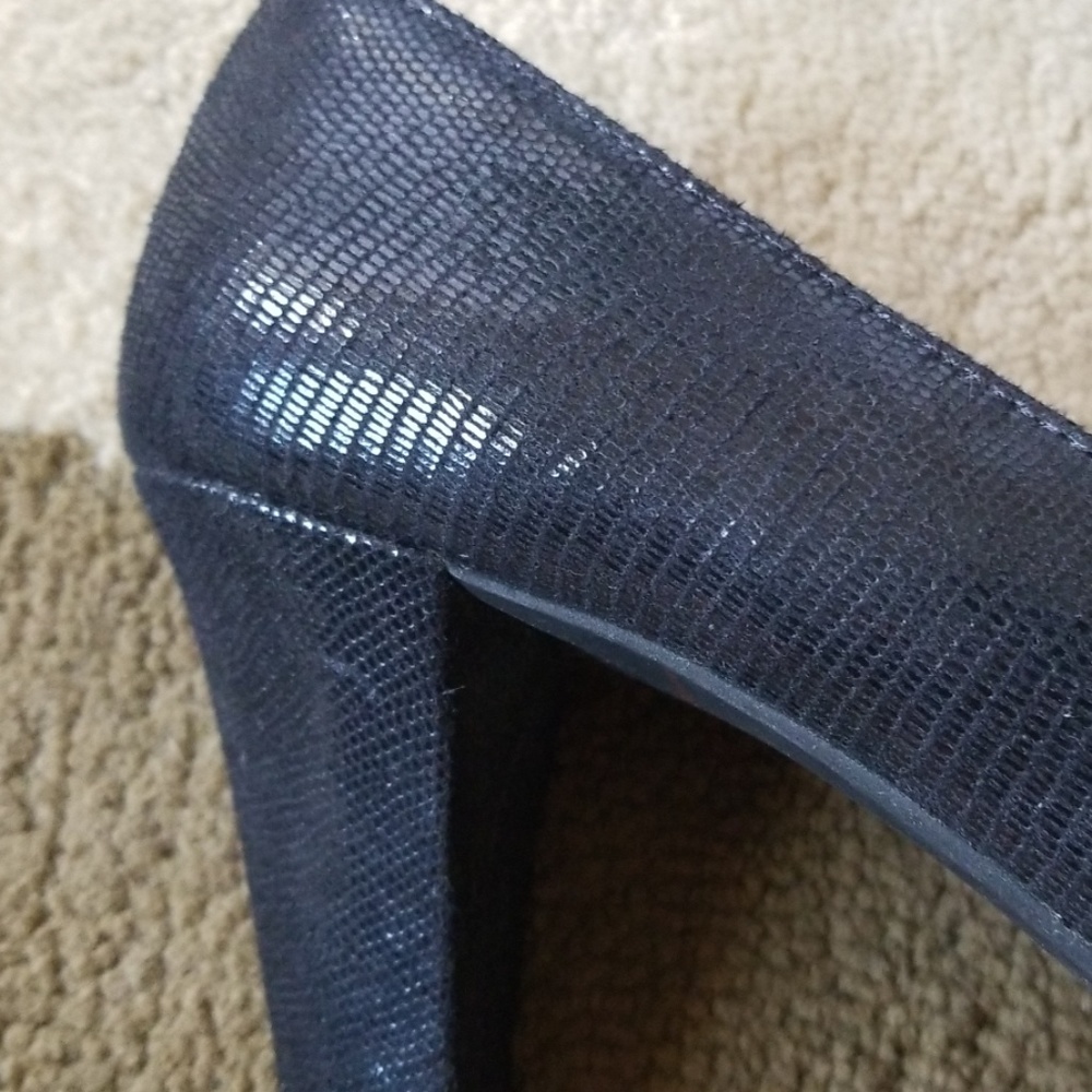 Shoes - Picture 3 of 4